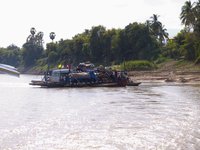 Fähre über den Mekong